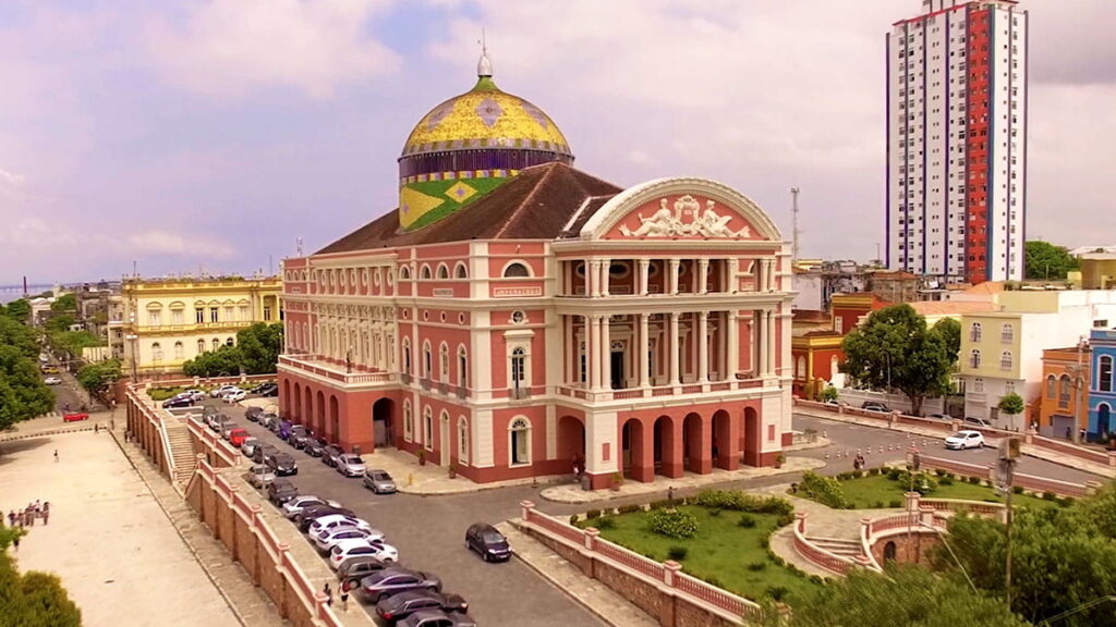 Imagens aéreas do Teatro Amazonas em 4k (UHD)
