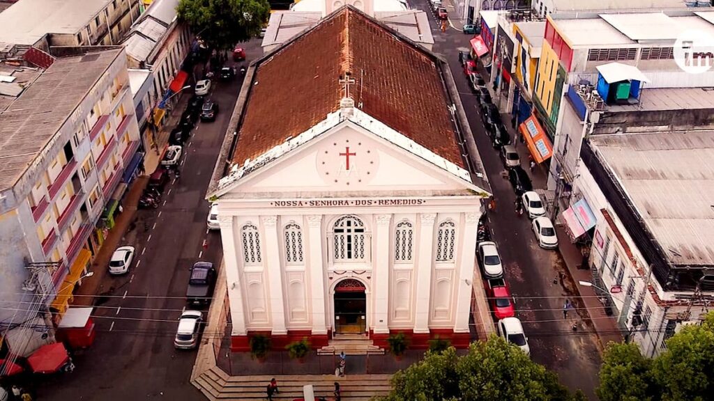 Imagens aéreas da Igreja Nossa Senhora dos Remédios em 4k UHD